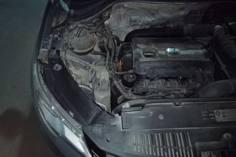 Used Volkswagen Tiguan 2012 1.8TSI Automatic All-Wheel Drive Elite Edition Engine Bay Right
