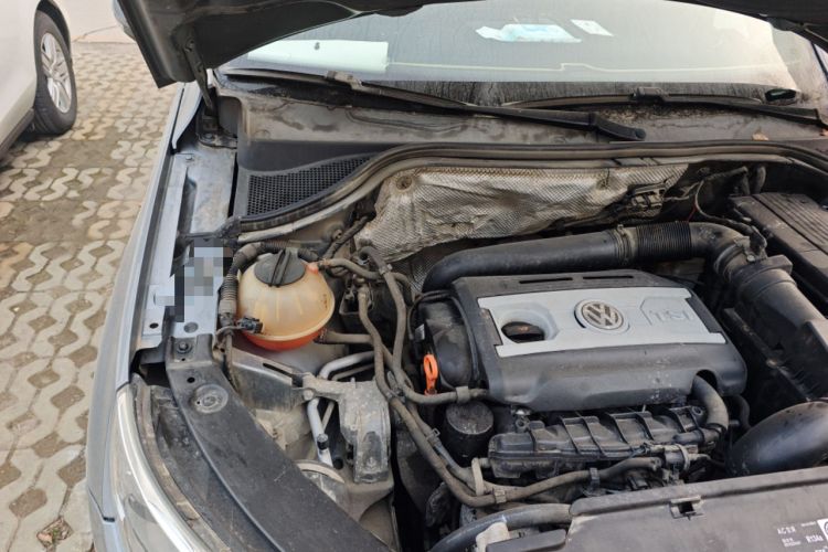 Used Volkswagen Tiguan 2012 1.8TSI Automatic Two-Wheel Drive Elite Edition Engine Bay Right