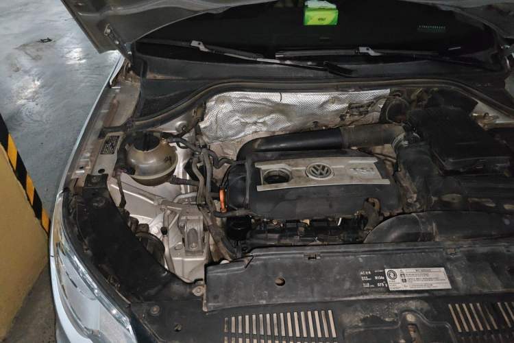 Used Volkswagen Tiguan 2012 1.8TSI Automatic Two-Wheel Drive Elite Edition Engine Bay Right