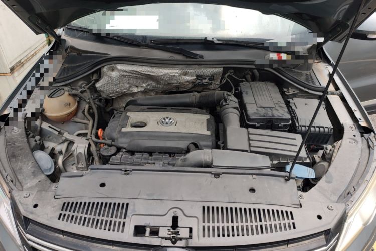 Used Volkswagen Tiguan 2012 2.0 TSI Automatic All-Wheel Drive Flagship Edition Engine Bay