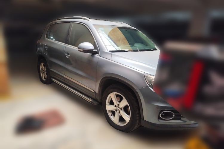 Used Volkswagen Tiguan 2012 1.8TSI Automatic All-Wheel Drive Elite Edition Front Right 45 Deg