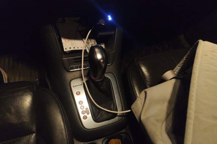 Used Volkswagen Tiguan 2012 1.8TSI Automatic All-Wheel Drive Elite Edition Gear Lever