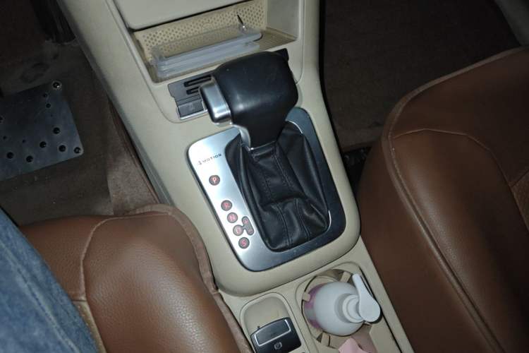 Used Volkswagen Tiguan 2012 1.8TSI Automatic All-Wheel Drive Elite Edition Gear Lever