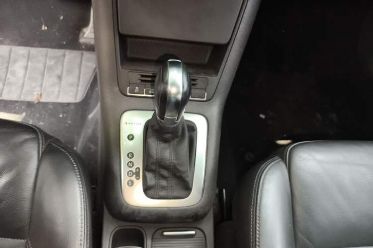 Used Volkswagen Tiguan 2012 2.0 TSI Luxury Edition Gear Lever