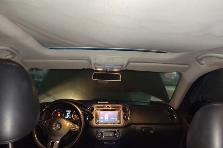 Used Volkswagen Tiguan 2012 1.8TSI Automatic All-Wheel Drive Elite Edition Headliner