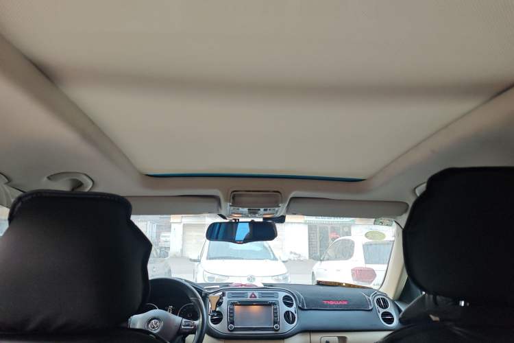 Used Volkswagen Tiguan 2012 1.8TSI Automatic Two-Wheel Drive Elite Edition Headliner
