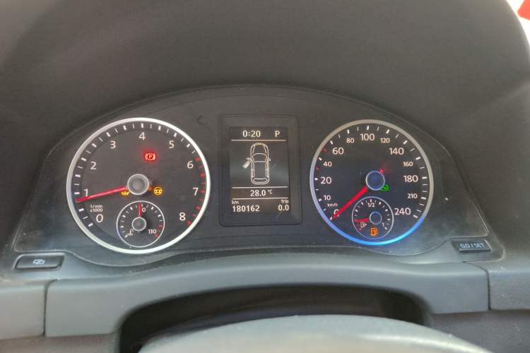 Used Volkswagen Tiguan 2012 2.0 TSI Automatic All-Wheel Drive Flagship Edition Instrument Cluster
