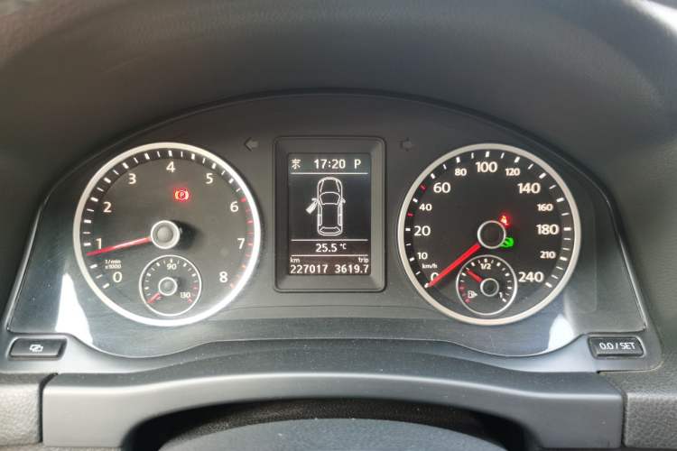 Used Volkswagen Tiguan 2012 1.8TSI Automatic Two-Wheel Drive Elite Edition Instrument Cluster