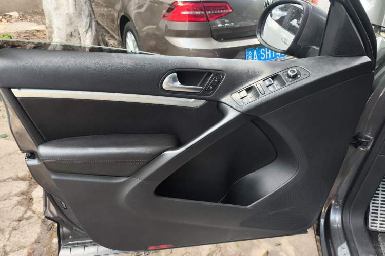 Used Volkswagen Tiguan 2012 2.0 TSI Luxury Edition Left Front Door Interior