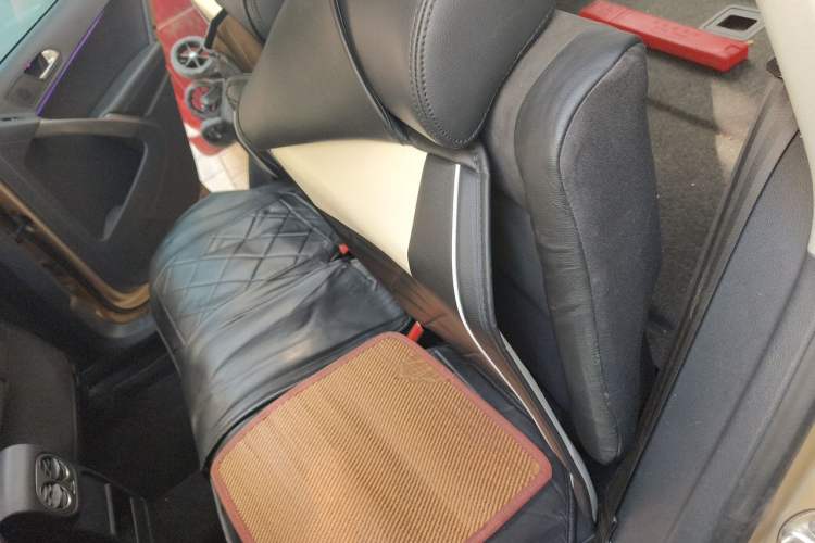 Used Volkswagen Tiguan 2012 2.0 TSI Automatic All-Wheel Drive Flagship Edition Left Rear Seat