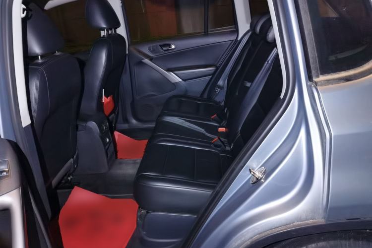 Used Volkswagen Tiguan 2012 1.8TSI Manual Two-Wheel Drive Enjoyment Edition Left Rear Seat
