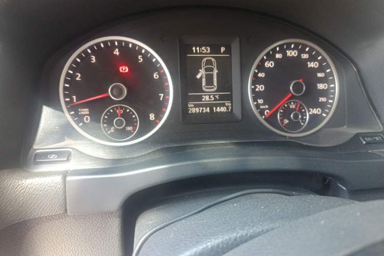 Used Volkswagen Tiguan 2012 1.8TSI Automatic Two-Wheel Drive Urban Edition Odometer Close Up