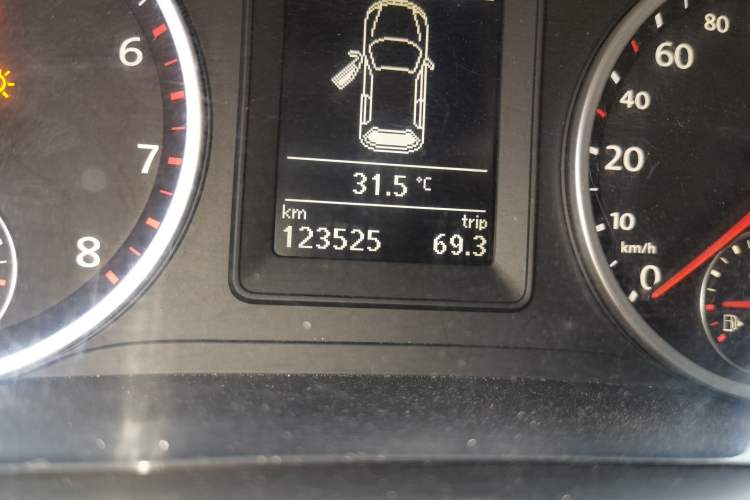 Used Volkswagen Tiguan 2012 1.8TSI Automatic Two-Wheel Drive Urban Edition Odometer Close Up