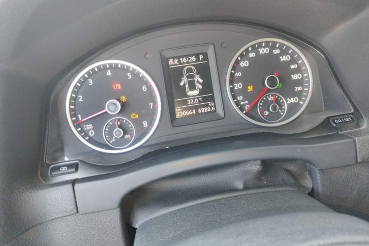 Used Volkswagen Tiguan 2012 1.8TSI Automatic Two-Wheel Drive Elite Edition Odometer Close Up