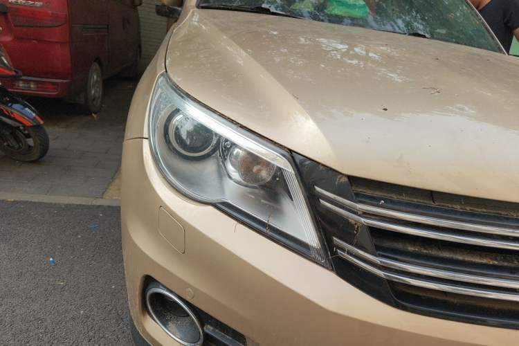 Used Volkswagen Tiguan 2012 2.0 TSI Automatic All-Wheel Drive Flagship Edition Right Front Headlight