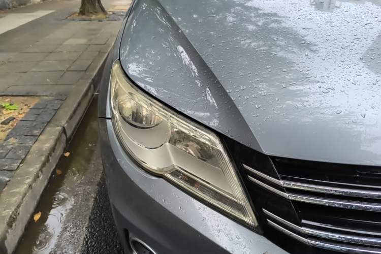 Used Volkswagen Tiguan 2012 1.8TSI Automatic All-Wheel Drive Elite Edition Right Front Headlight