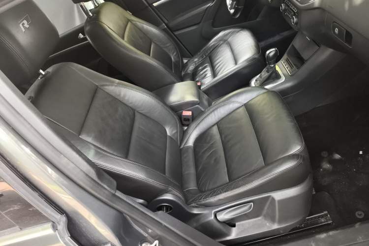 Used Volkswagen Tiguan 2012 2.0 TSI Luxury Edition Right Front Seat