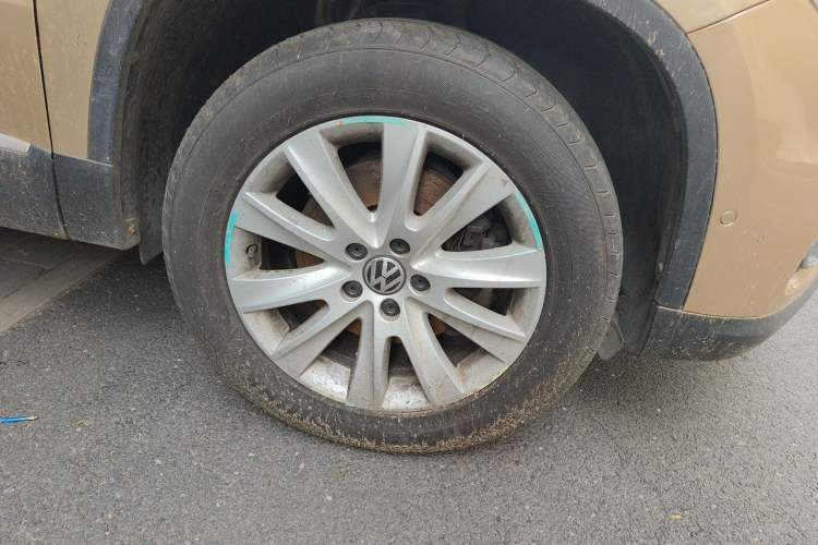Used Volkswagen Tiguan 2012 2.0 TSI Automatic All-Wheel Drive Flagship Edition Right Front Wheel Hub