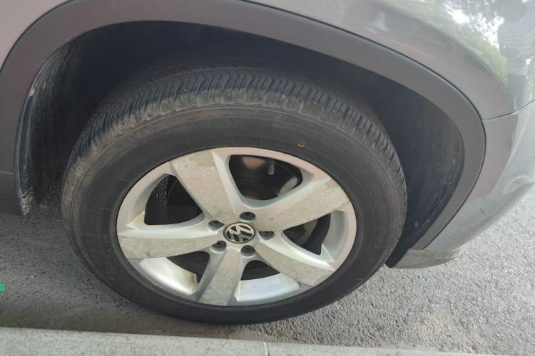 Used Volkswagen Tiguan 2012 1.8TSI Automatic Two-Wheel Drive Elite Edition Right Front Wheel Hub