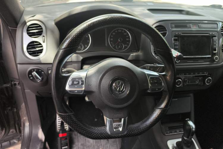 Used Volkswagen Tiguan 2012 2.0 TSI Luxury Edition Steering Wheel