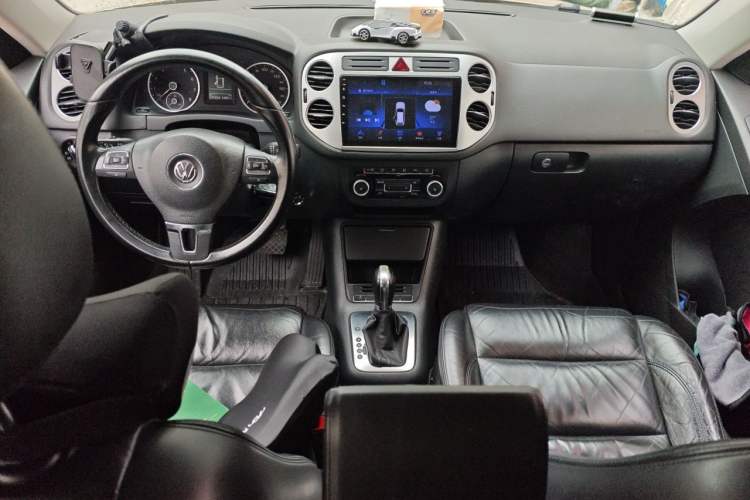Used Volkswagen Tiguan 2012 1.8TSI Automatic Two-Wheel Drive Elite Edition Center Console