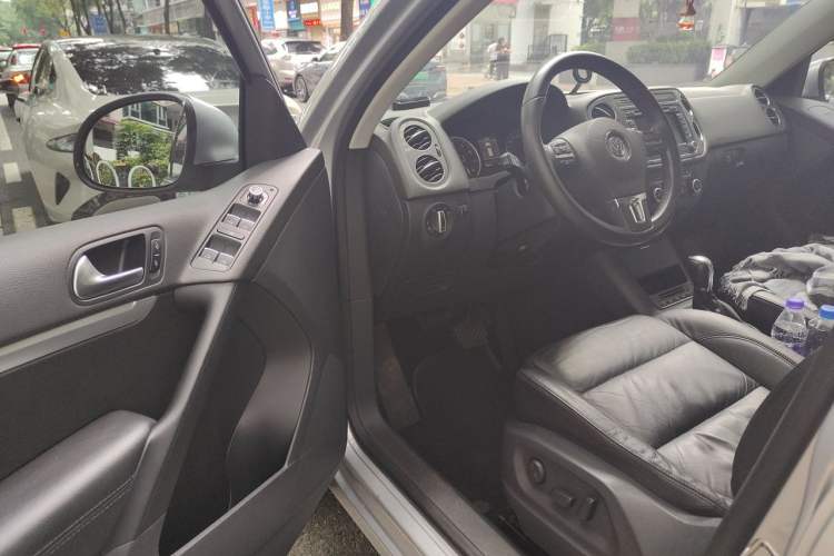 Used Volkswagen Tiguan 2012 2.0 TSI Luxury Edition Driver Seat