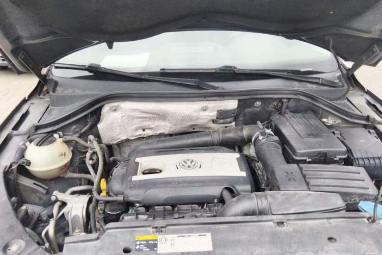 Used Volkswagen Tiguan 2012 2.0 TSI Comfort Edition Engine Bay