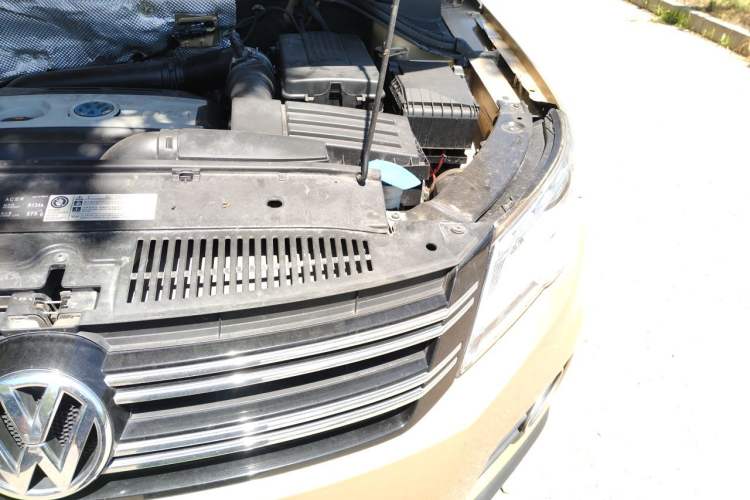 Used Volkswagen Tiguan 2012 1.8TSI Automatic Two-Wheel Drive Elite Edition Engine Bay Left