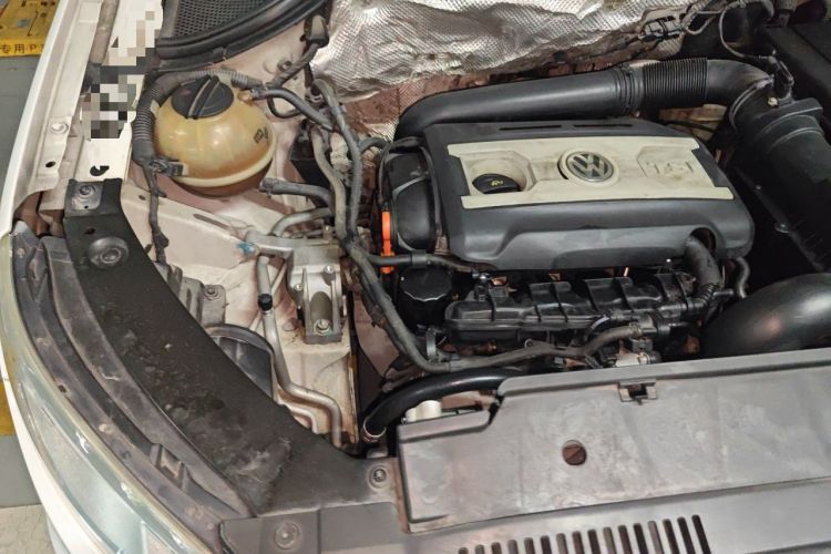 Used Volkswagen Tiguan 2012 2.0 TSI Automatic All-Wheel Drive Elite Edition Engine Bay Right