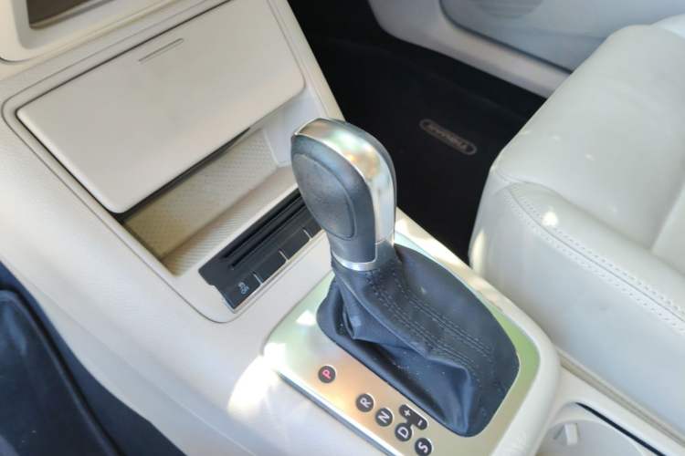 Used Volkswagen Tiguan 2012 1.8TSI Automatic Two-Wheel Drive Elite Edition Gear Lever