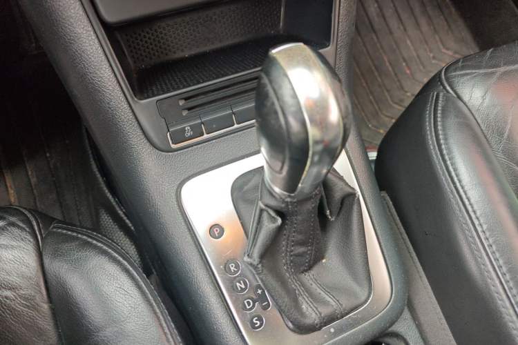 Used Volkswagen Tiguan 2012 1.8TSI Automatic Two-Wheel Drive Elite Edition Gear Lever