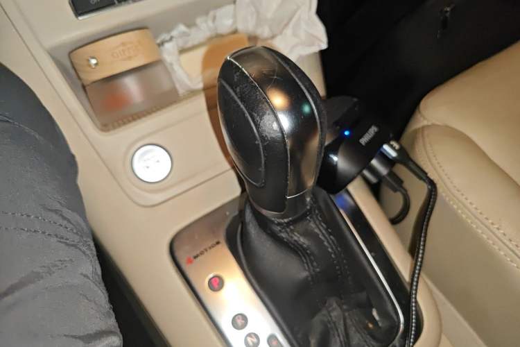 Used Volkswagen Tiguan 2012 2.0 TSI Automatic All-Wheel Drive Elite Edition Gear Lever
