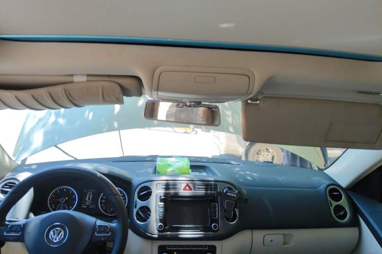 Used Volkswagen Tiguan 2012 1.8TSI Automatic Two-Wheel Drive Elite Edition Headliner