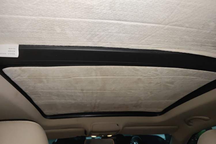 Used Volkswagen Tiguan 2012 2.0 TSI Automatic All-Wheel Drive Elite Edition Headliner