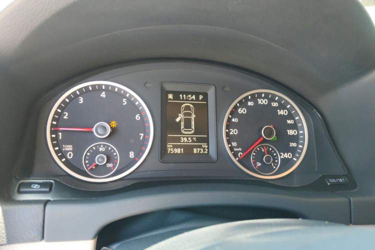 Used Volkswagen Tiguan 2012 1.8TSI Automatic Two-Wheel Drive Elite Edition Instrument Cluster