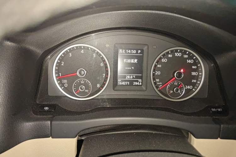 Used Volkswagen Tiguan 2012 2.0 TSI Automatic All-Wheel Drive Elite Edition Instrument Cluster