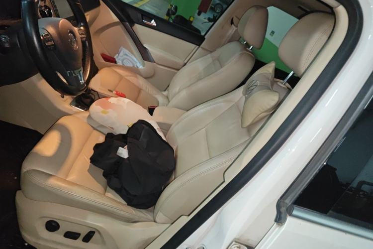 Used Volkswagen Tiguan 2012 2.0 TSI Automatic All-Wheel Drive Elite Edition Left Front Seat