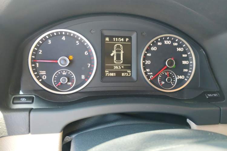 Used Volkswagen Tiguan 2012 1.8TSI Automatic Two-Wheel Drive Elite Edition Odometer Close Up