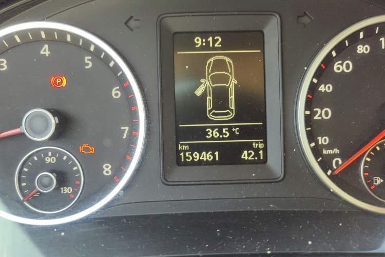 Used Volkswagen Tiguan 2012 1.8TSI Manual Two-Wheel Drive Urban Edition Odometer Close Up