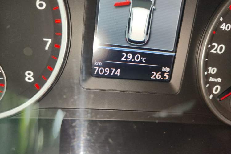Used Volkswagen Tiguan 2012 2.0 TSI Luxury Edition Odometer Close Up