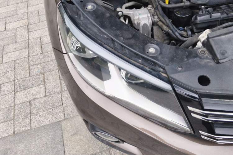 Used Volkswagen Tiguan 2012 2.0 TSI Comfort Edition Right Front Headlight