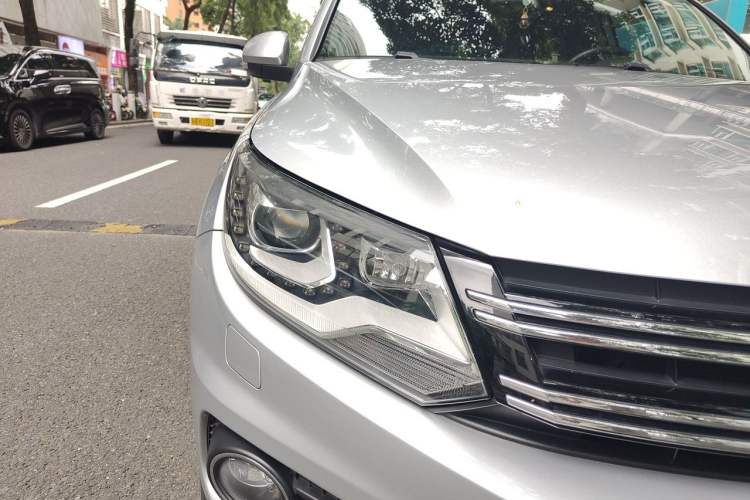 Used Volkswagen Tiguan 2012 2.0 TSI Luxury Edition Right Front Headlight