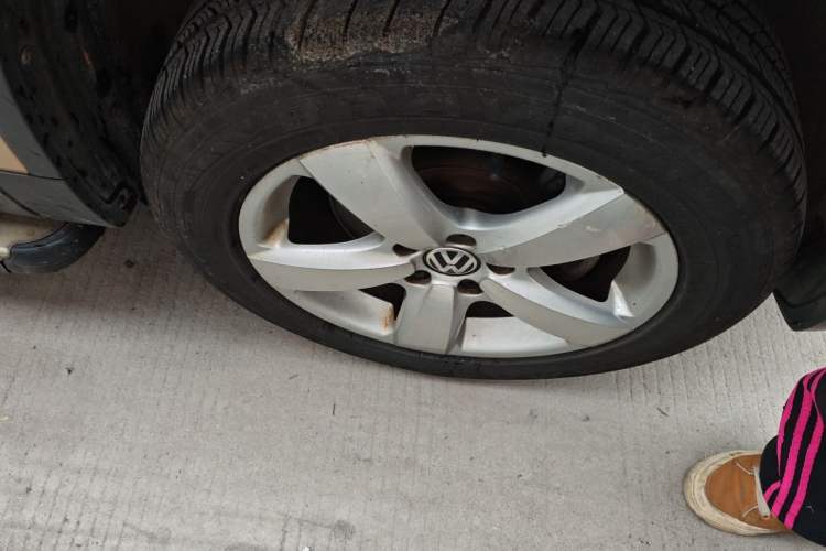 Used Volkswagen Tiguan 2012 1.8TSI Automatic Two-Wheel Drive Elite Edition Right Front Wheel Hub