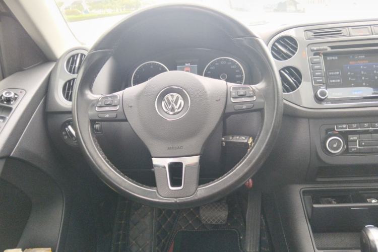 Used Volkswagen Tiguan 2012 2.0 TSI Comfort Edition Steering Wheel