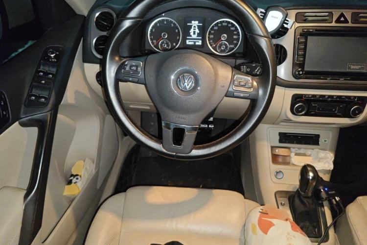 Used Volkswagen Tiguan 2012 2.0 TSI Automatic All-Wheel Drive Elite Edition Steering Wheel