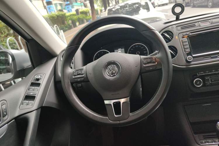 Used Volkswagen Tiguan 2012 2.0 TSI Luxury Edition Steering Wheel