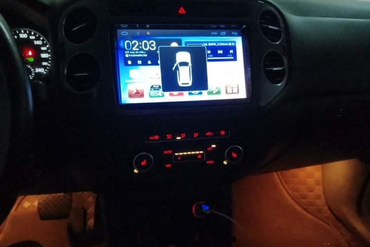Used Volkswagen Tiguan 2012 2.0 TSI Comfort Edition Audio And AC Panel