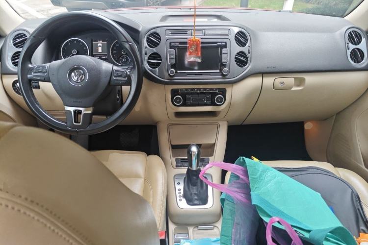 Used Volkswagen Tiguan 2012 2.0 TSI Comfort Edition Center Console