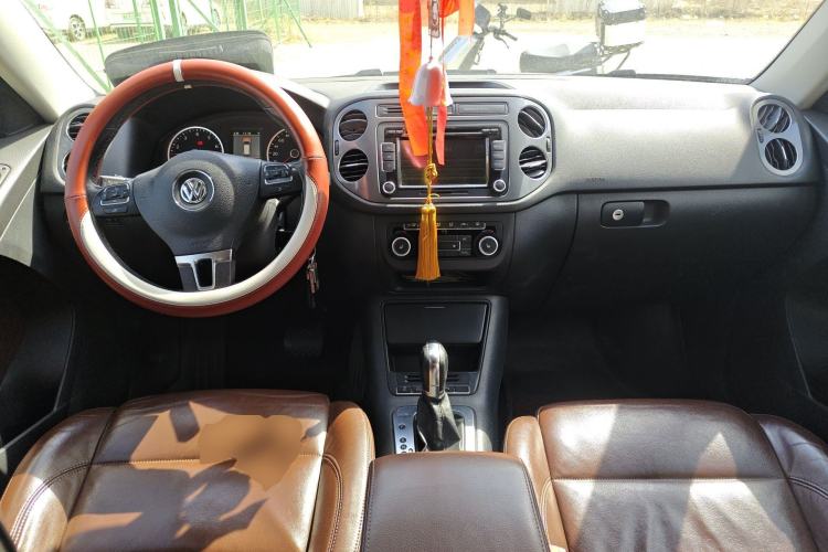Used Volkswagen Tiguan 2012 2.0 TSI Comfort Edition Center Console