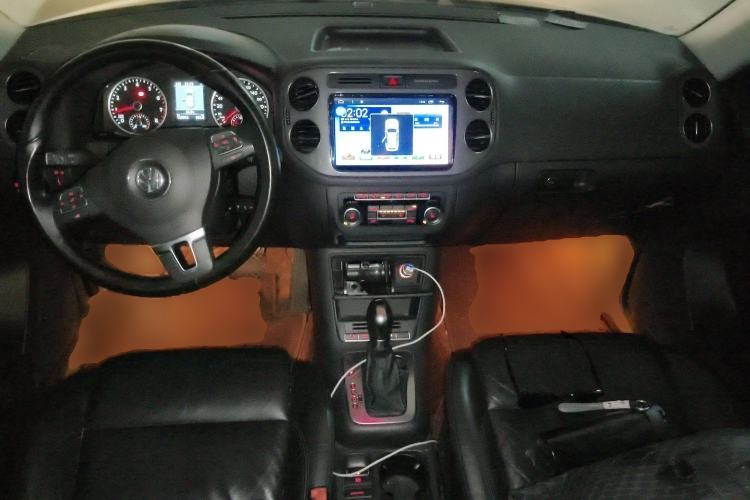Used Volkswagen Tiguan 2012 2.0 TSI Comfort Edition Center Console